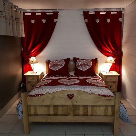 Logis Du Clos Des Chevaliers De Malte Apartment Aiguebelle Екстериор снимка