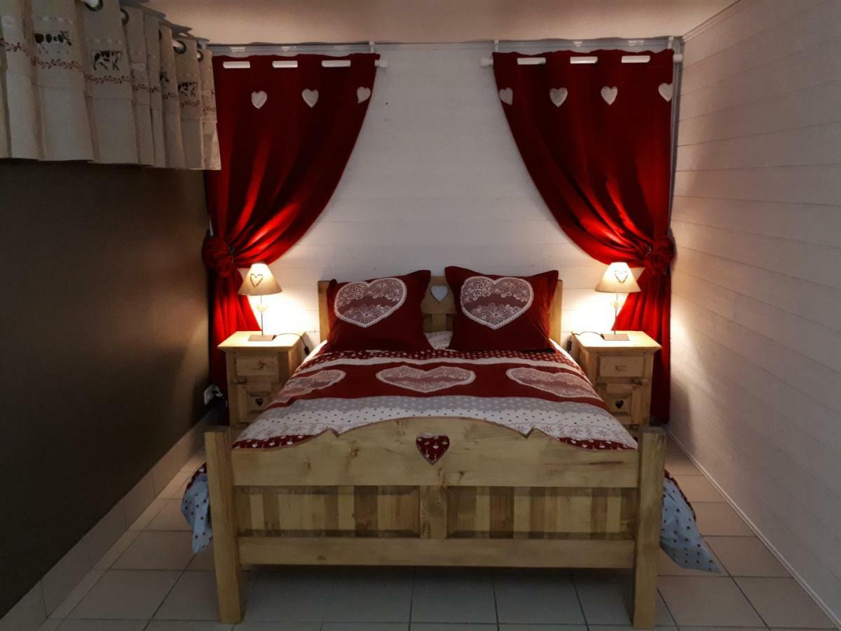 Logis Du Clos Des Chevaliers De Malte Apartment Aiguebelle Екстериор снимка